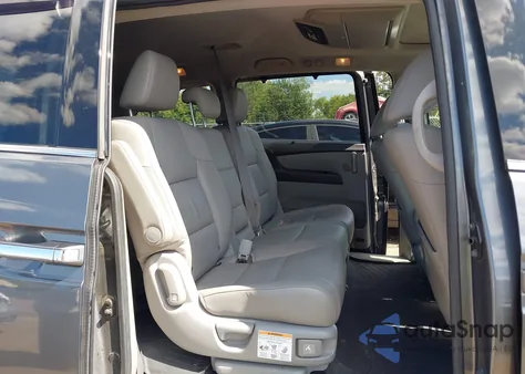 2013 Honda Odyssey Touring/Touring Elite from USA, damaged, VIN 5FNRL5H9XDB069722